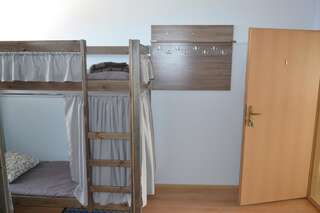 Хостелы Maverick Тернополь Спальное место на двухъярусной кровати в общем номере для мужчин и женщин-3