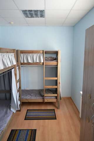 Хостелы Maverick Тернополь Спальное место на двухъярусной кровати в общем номере для женщин-6